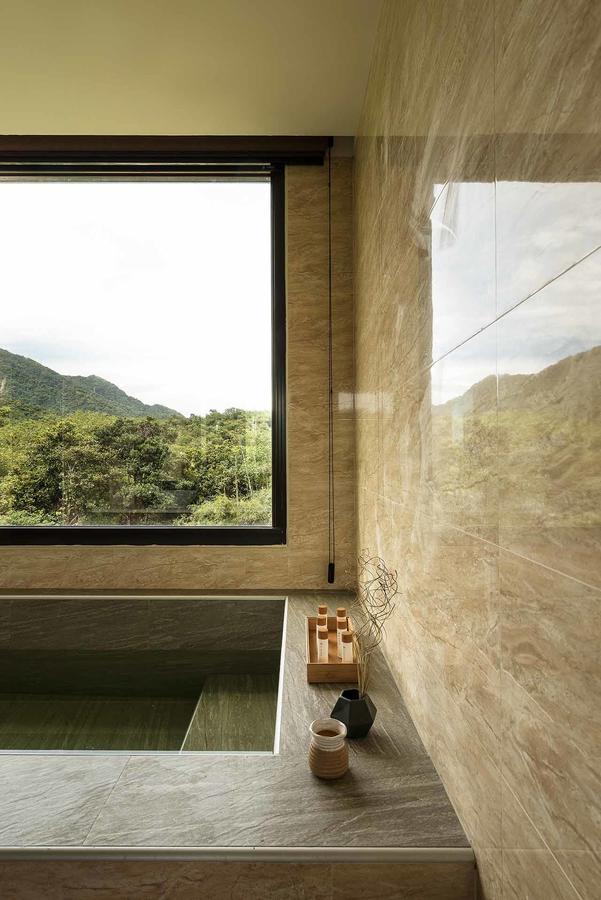 Lucent Resort Donghe Bagian luar foto