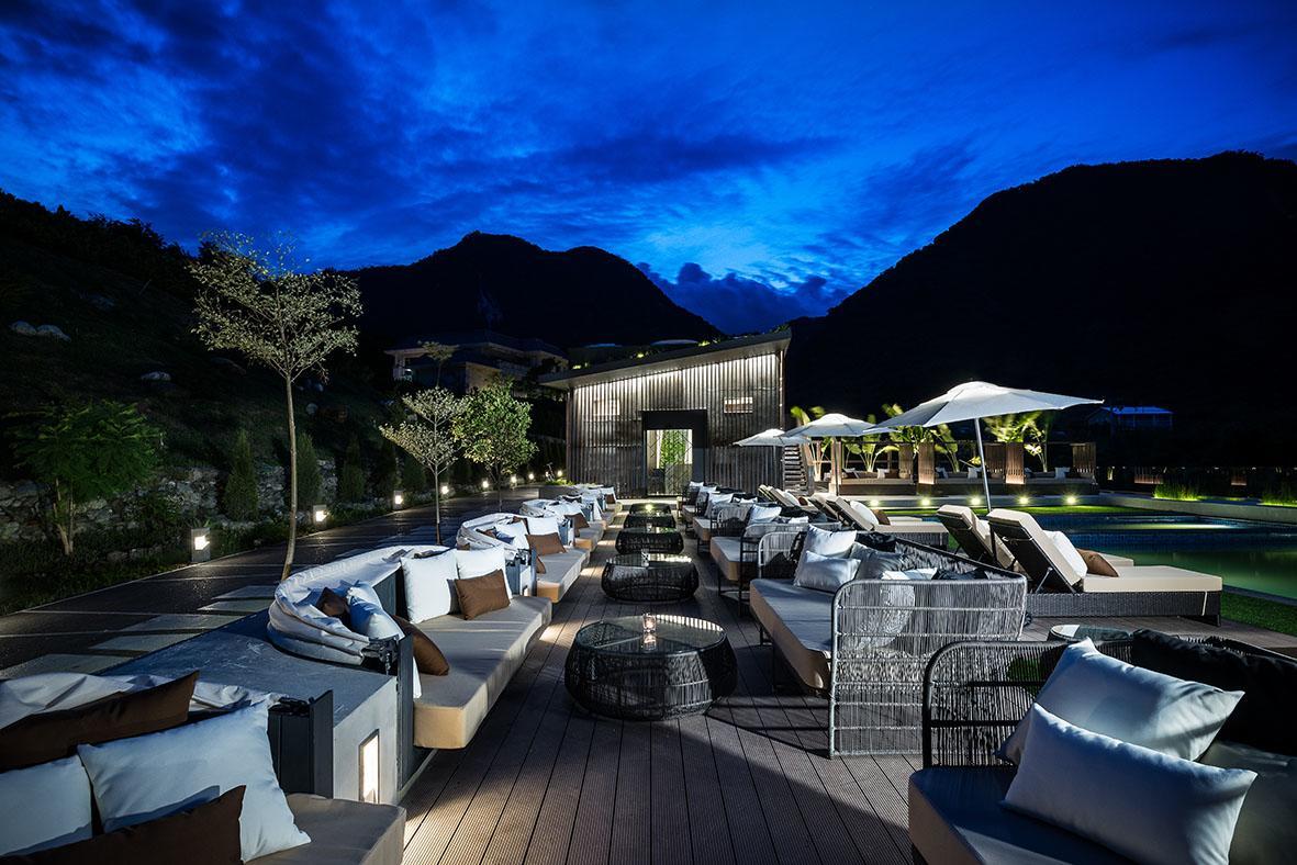 Lucent Resort Donghe Bagian luar foto